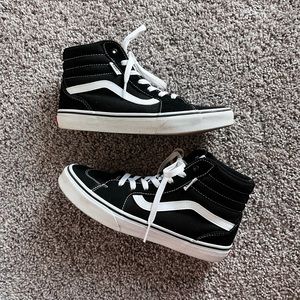 Vans Sk8 Hi Tops youth size 6 (women’s 7.5)